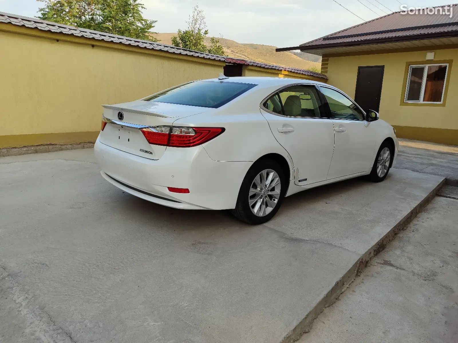 Lexus ES series, 2014-8