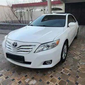 Toyota Camry, 2010