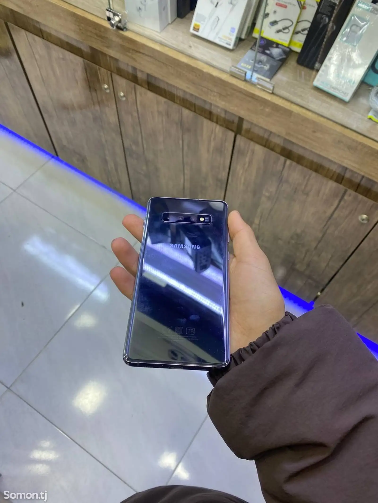 Samsung Galaxy S10+-1