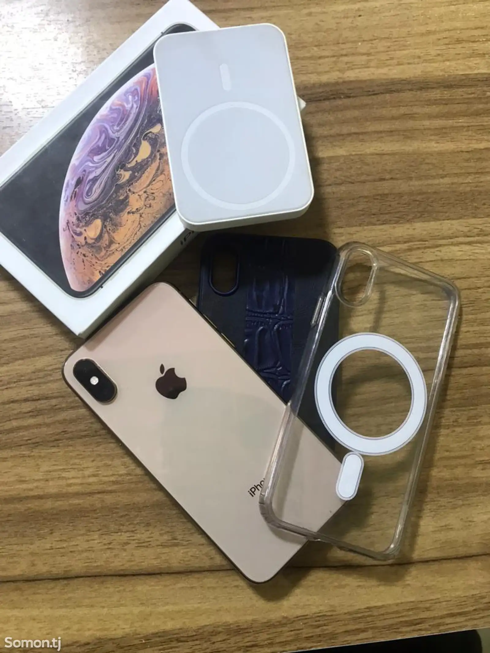 Apple iPhone Xs, 64 gb, Gold-1