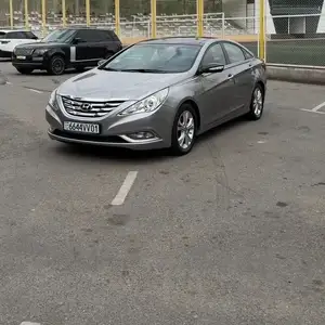 Hyundai Sonata, 2010