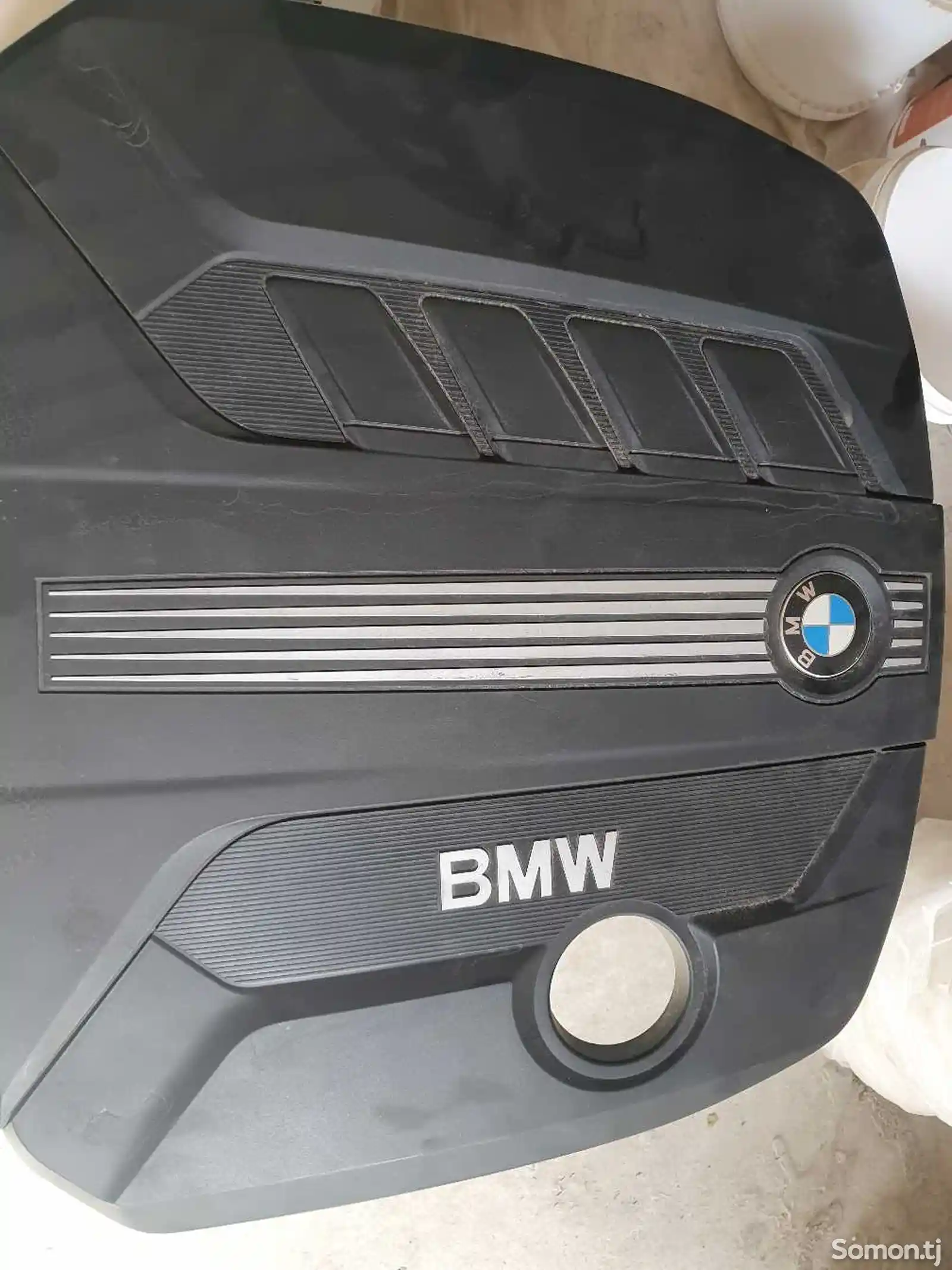 Крышка двигателя BMW-2