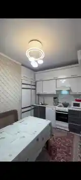 5-комн. квартира, 8 этаж, 90 м², 92 мкр-8