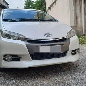 Toyota Wish, 2014