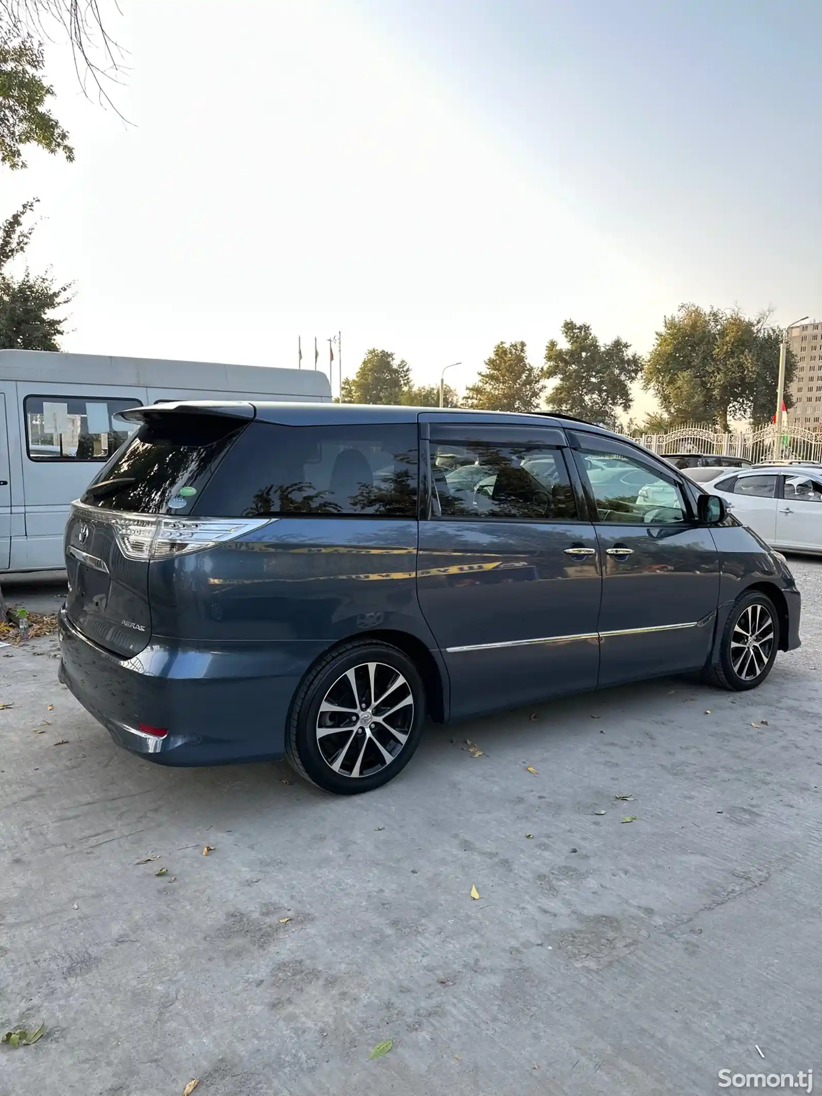 Toyota Estima, 2014-4