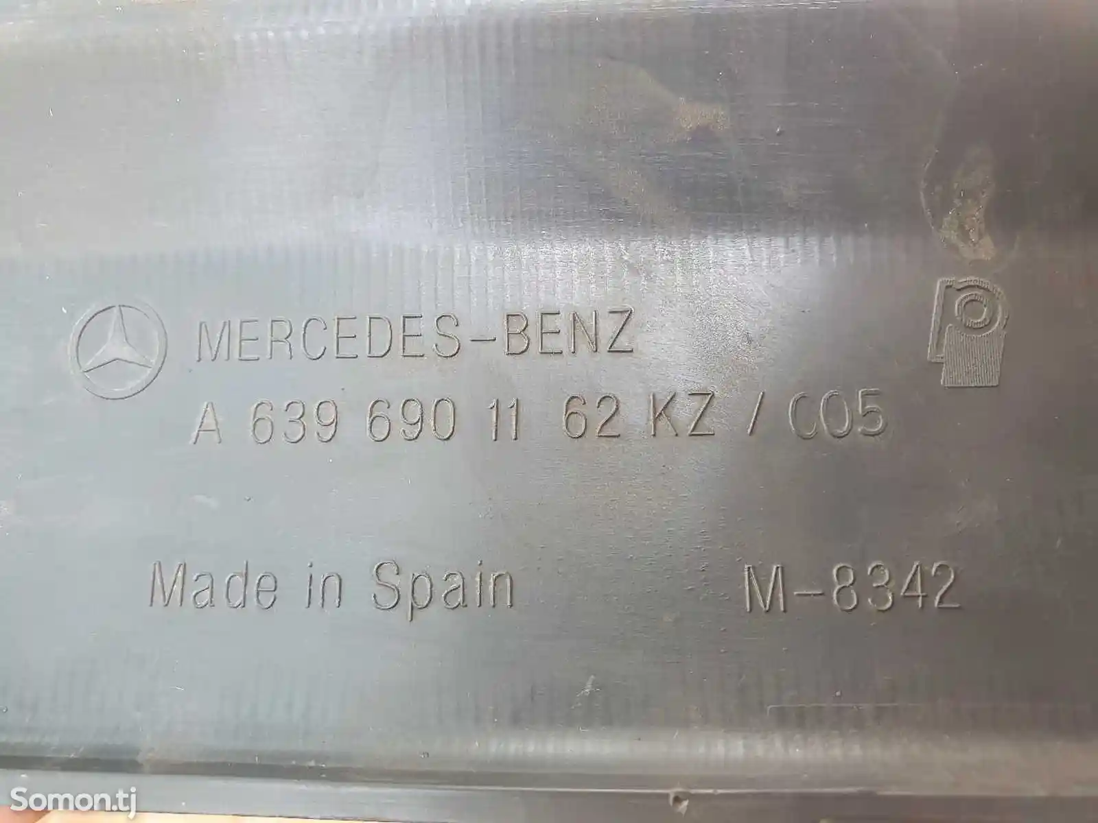 Наклдака на двери от Mercedes Vito-3