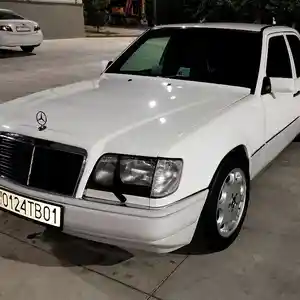 Mercedes-Benz W124, 1994