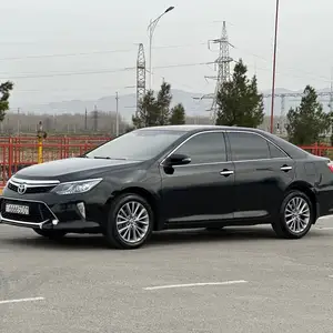 Toyota Camry, 2016