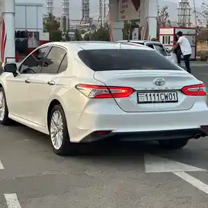 Toyota Camry, 2019