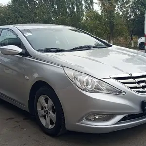 Hyundai Sonata, 2011