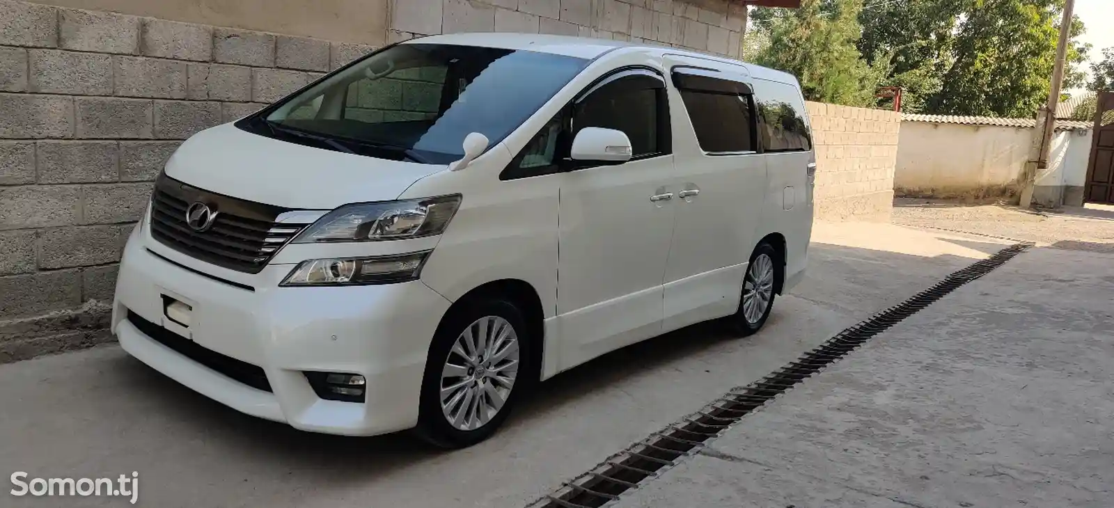 Toyota Vellfire, 2010-1