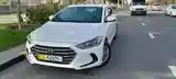 Hyundai Elantra, 2017-6