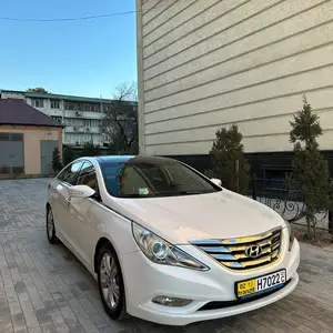 Hyundai Sonata, 2011