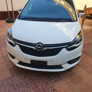 Opel Zafira, 2017