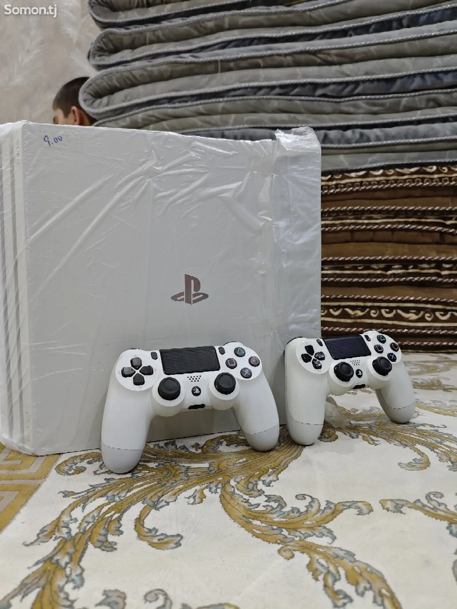 Игровая приставка Sony PlayStation 4pro 4k 1tb-1