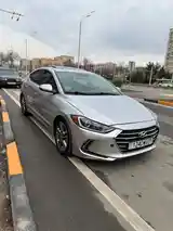 Hyundai Elantra, 2017-3