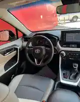 Toyota RAV 4, 2019-12