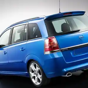 Боковое стекло Opel Zafira B