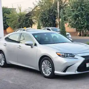 Lexus ES series, 2013