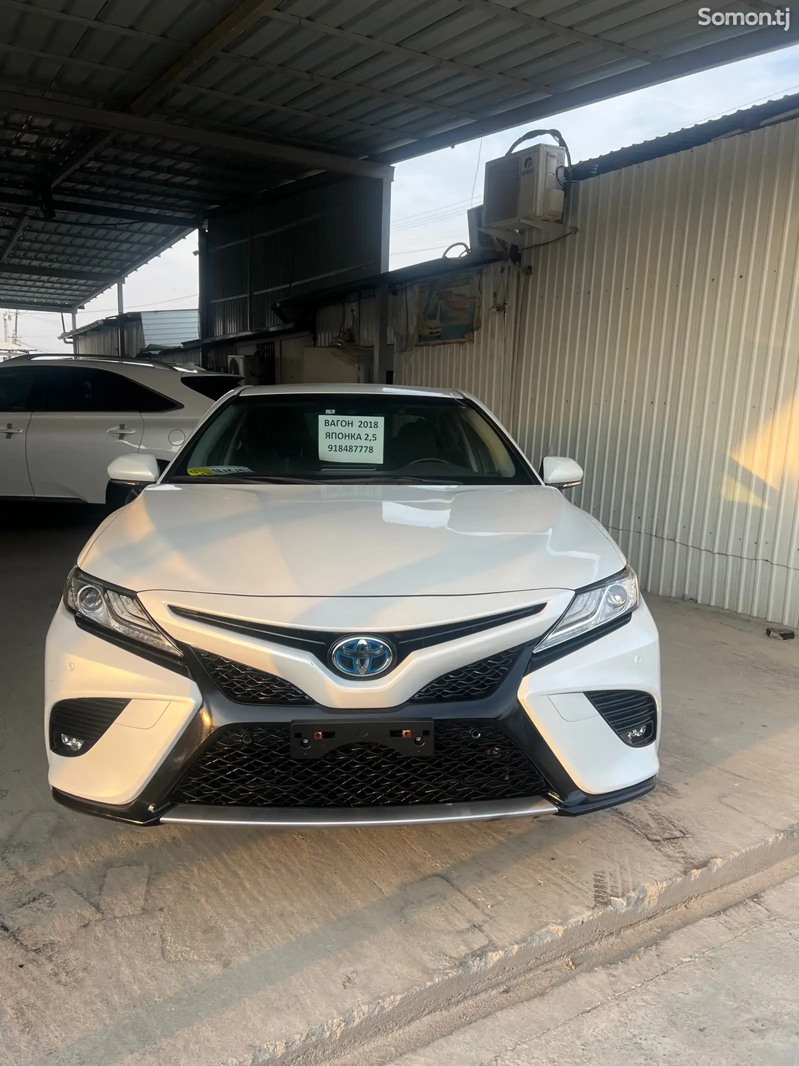 Toyota Camry, 2018-1