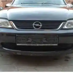 Передний Бампер Opel Vectra B