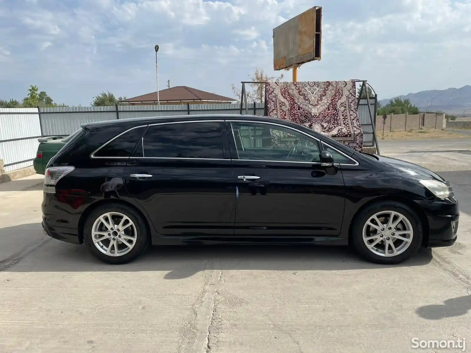 Toyota Mark X ZiO, 2011-8