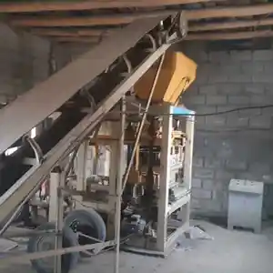 Аппарат для производства цементного блока