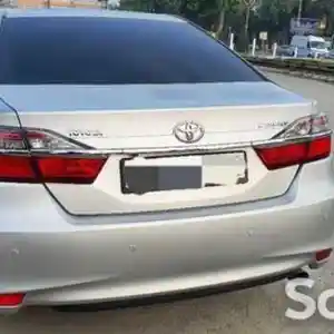 Заднее стекло от Toyota Camry 5