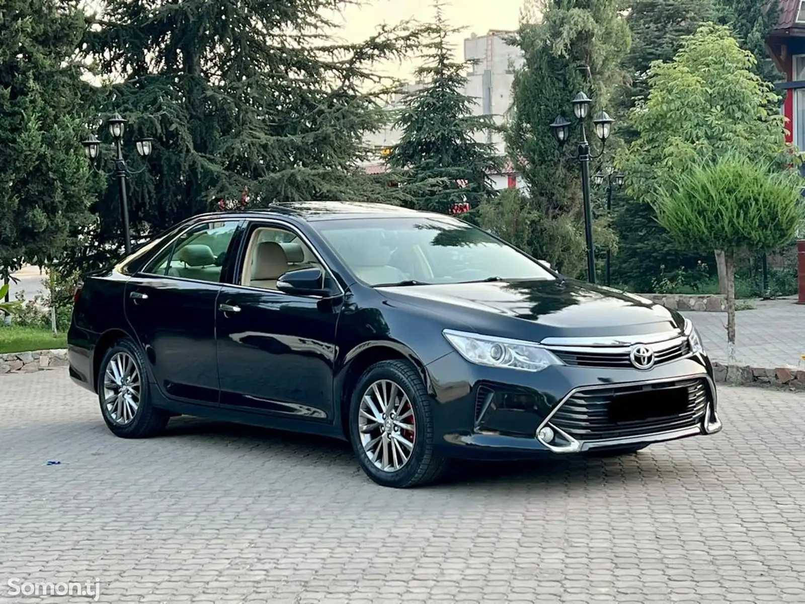 Toyota Camry, 2017-1