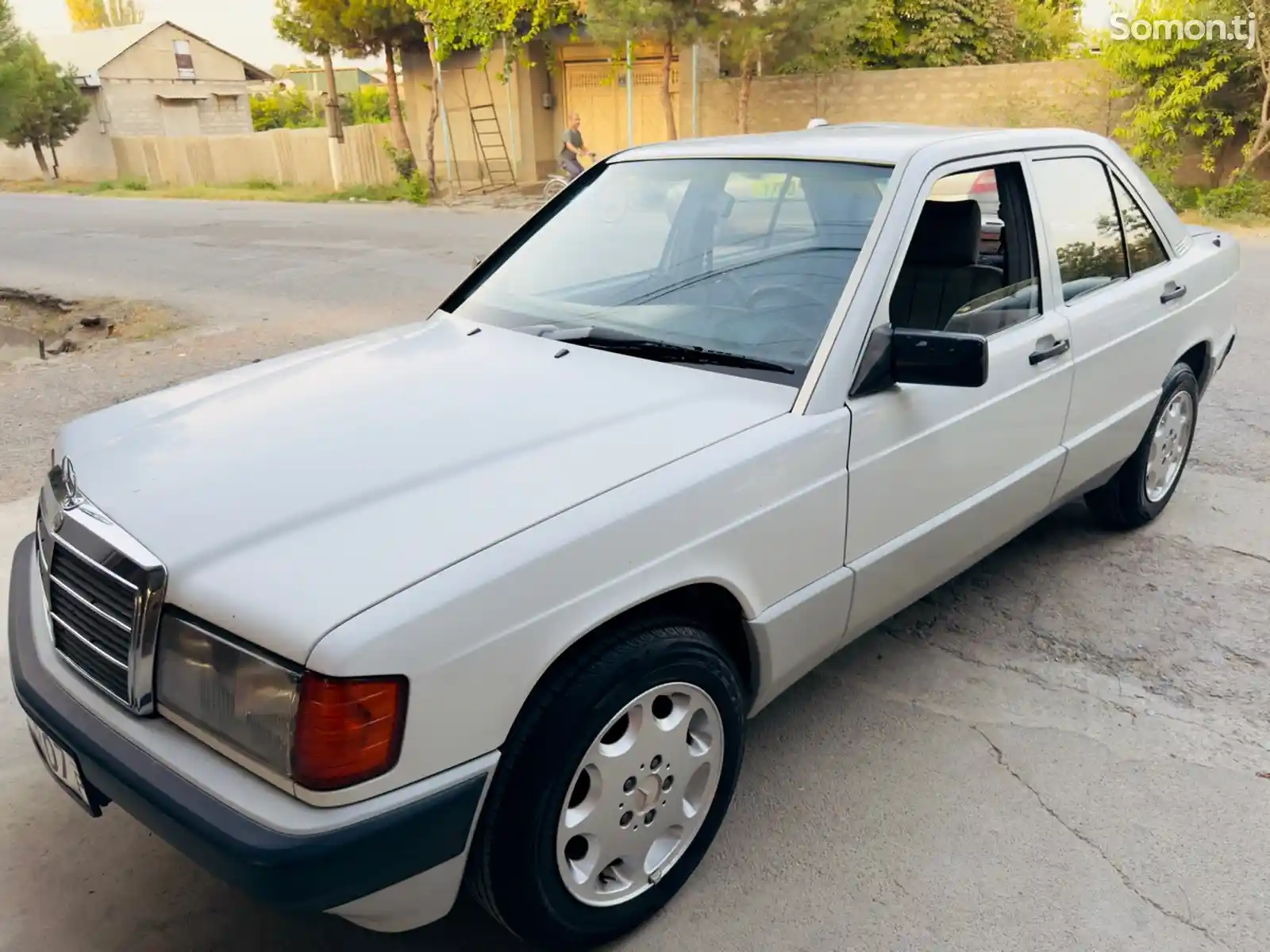 Mercedes-Benz W201, 1990-1