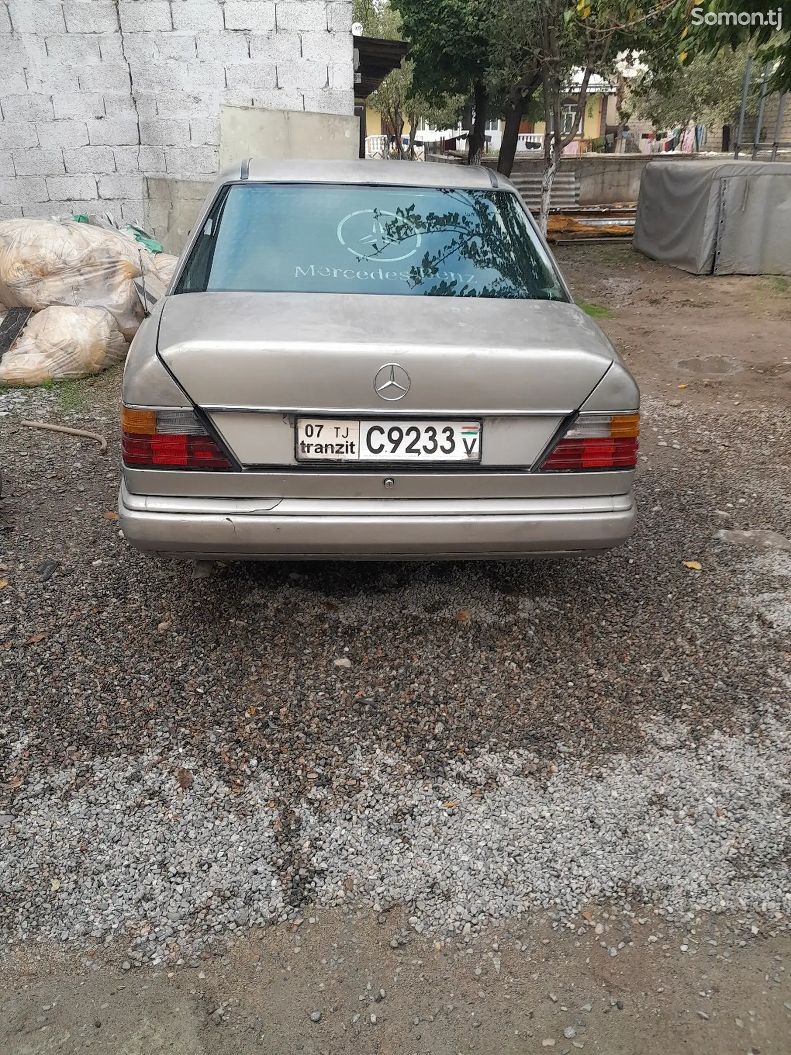 Mercedes-Benz W124, 1990-1