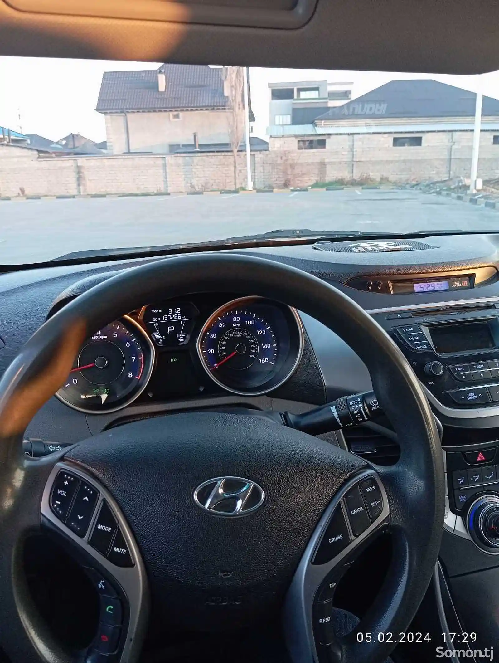 Hyundai Elantra, 2013-10