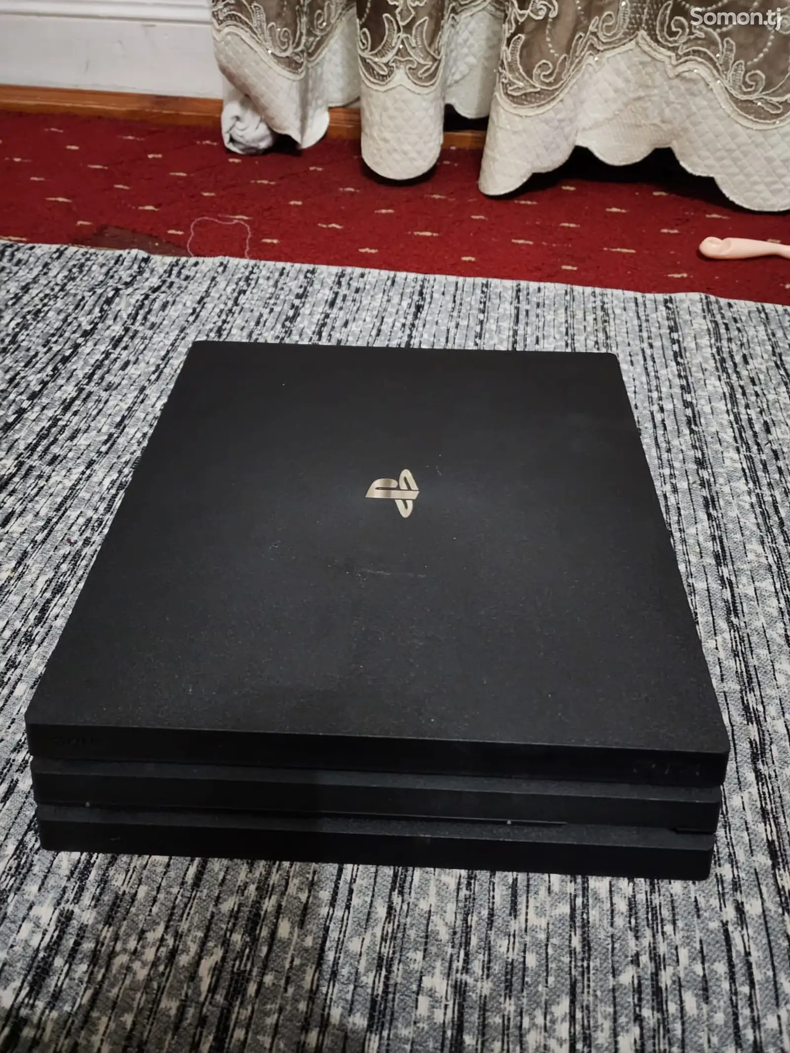 Игровая приставка Sony PlayStation 4 Pro-2