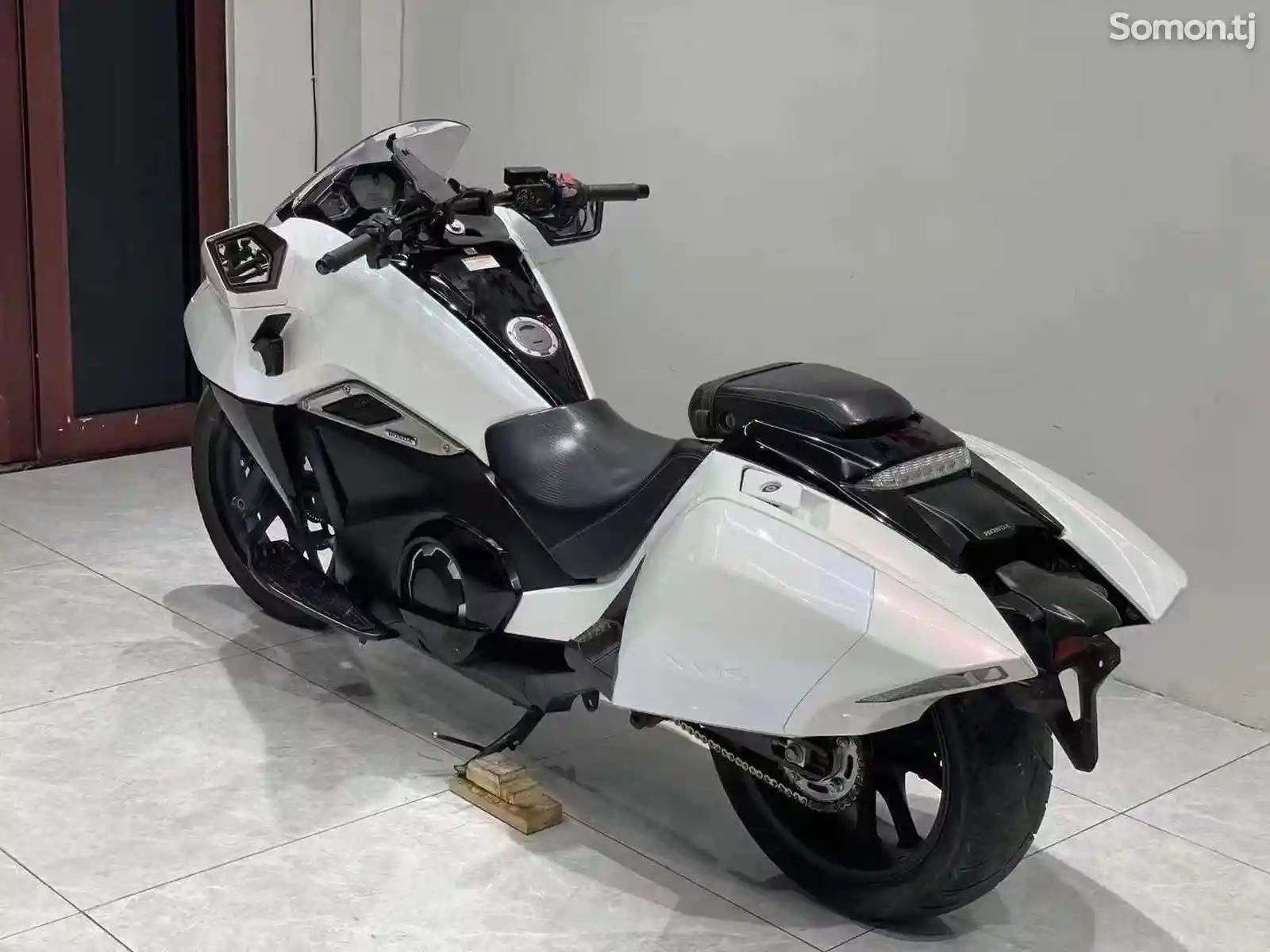 Мотоцикл Honda Concept Batman Chariot NM4-02 750сс на заказ-5