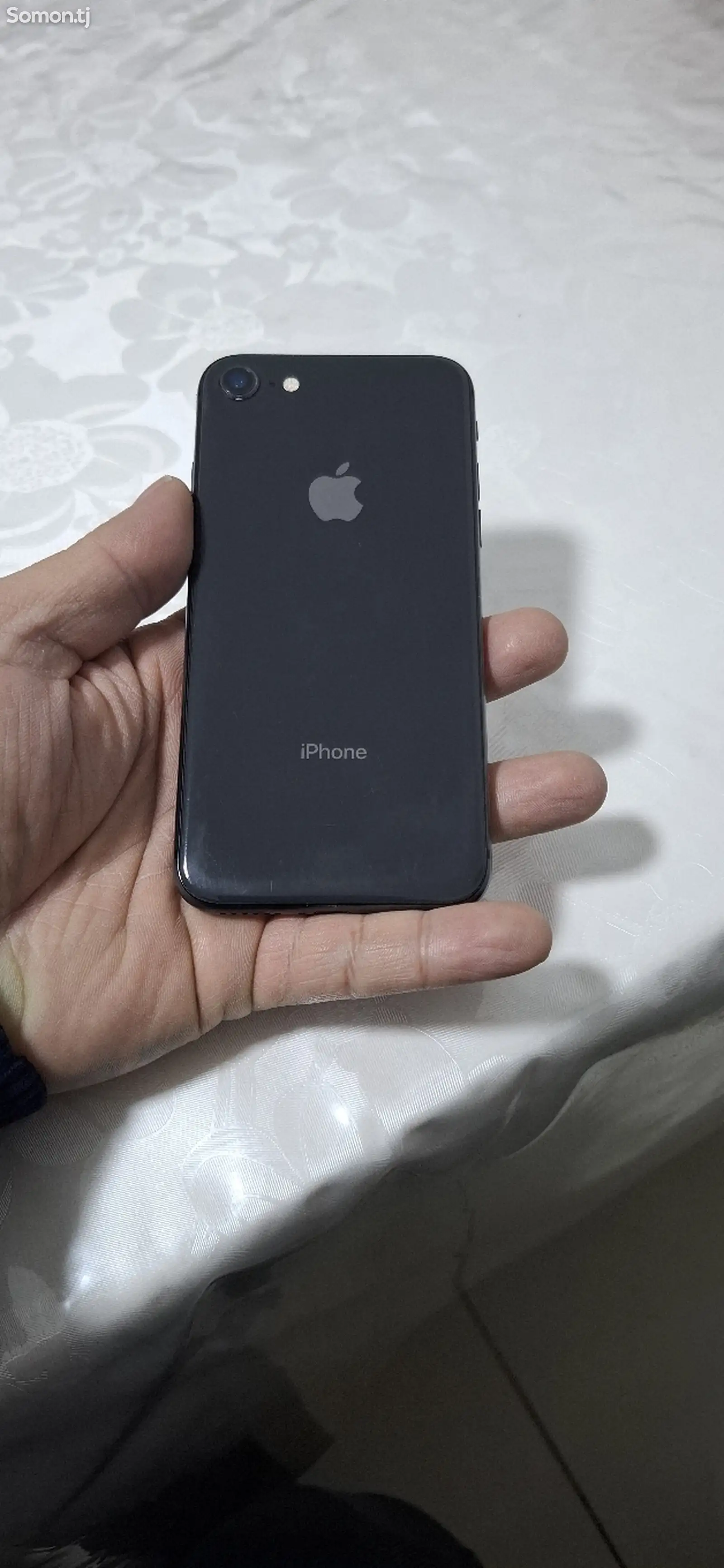 Apple iPhone 8, 64 gb, Silver-1