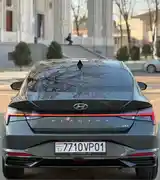 Hyundai Elantra, 2022-7