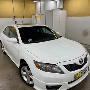 Toyota Camry, 2010