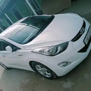 Hyundai Elantra, 2013