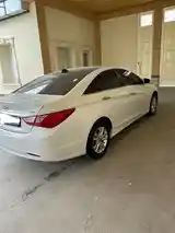 Hyundai Sonata, 2010-4