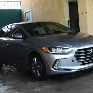 Hyundai Elantra, 2017