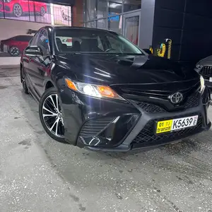 Toyota Camry, 2018