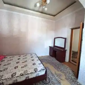 2-комн. квартира, 2 этаж, 60м², Универмаг