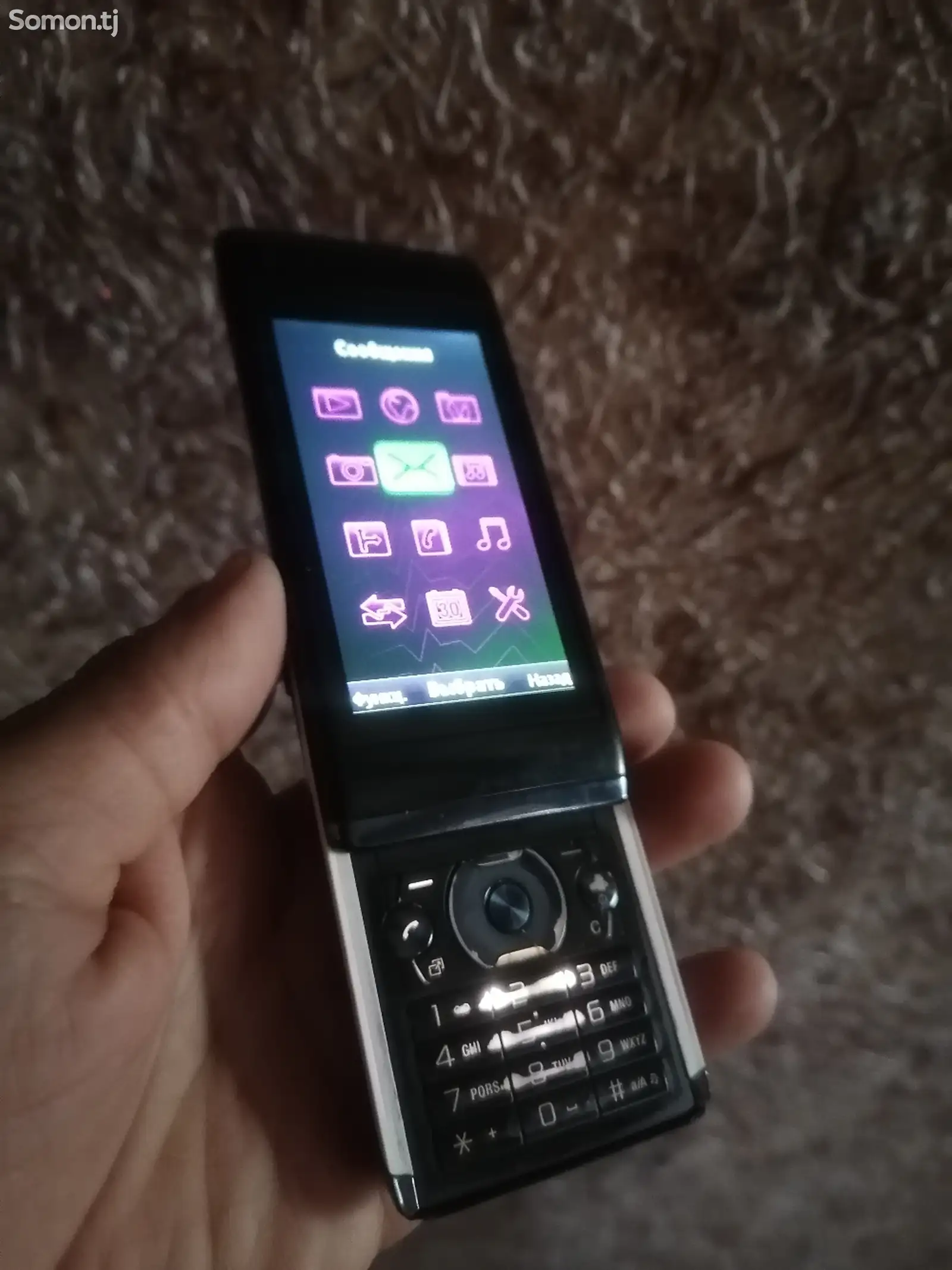 Телефон Sony Ericsson