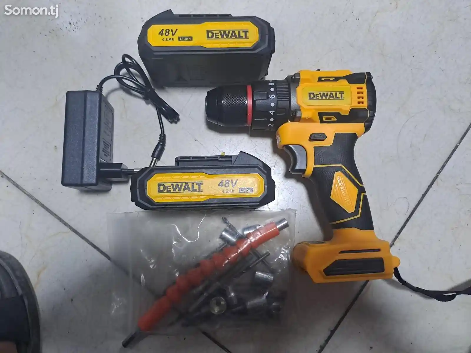 Шуруповёрт бесщеточный DeWalt-3