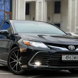 Toyota Camry, 2018