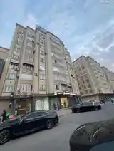 2-комн. квартира, 1 этаж, 74 м², 18мкр-2