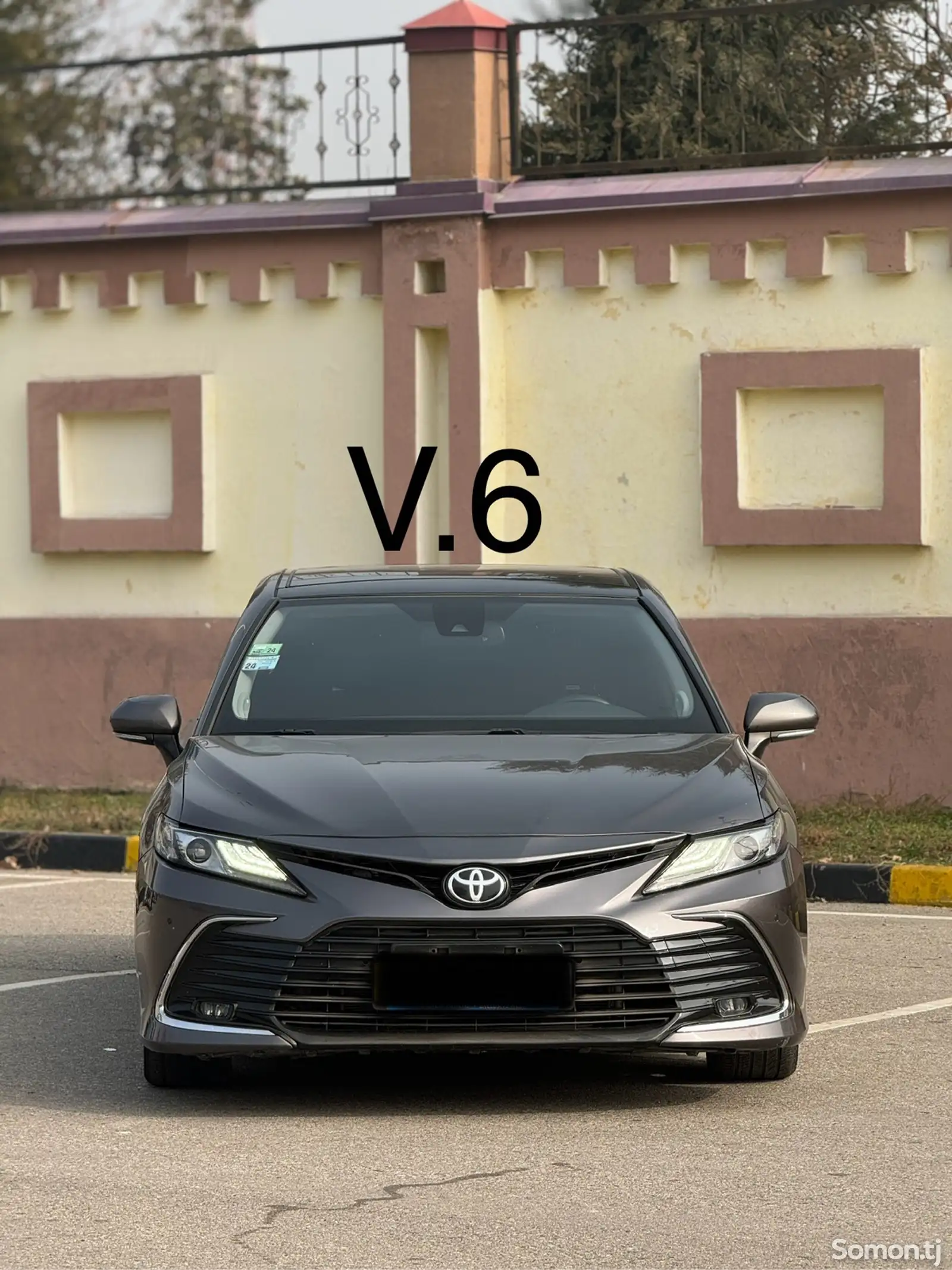 Toyota Camry, 2018-1