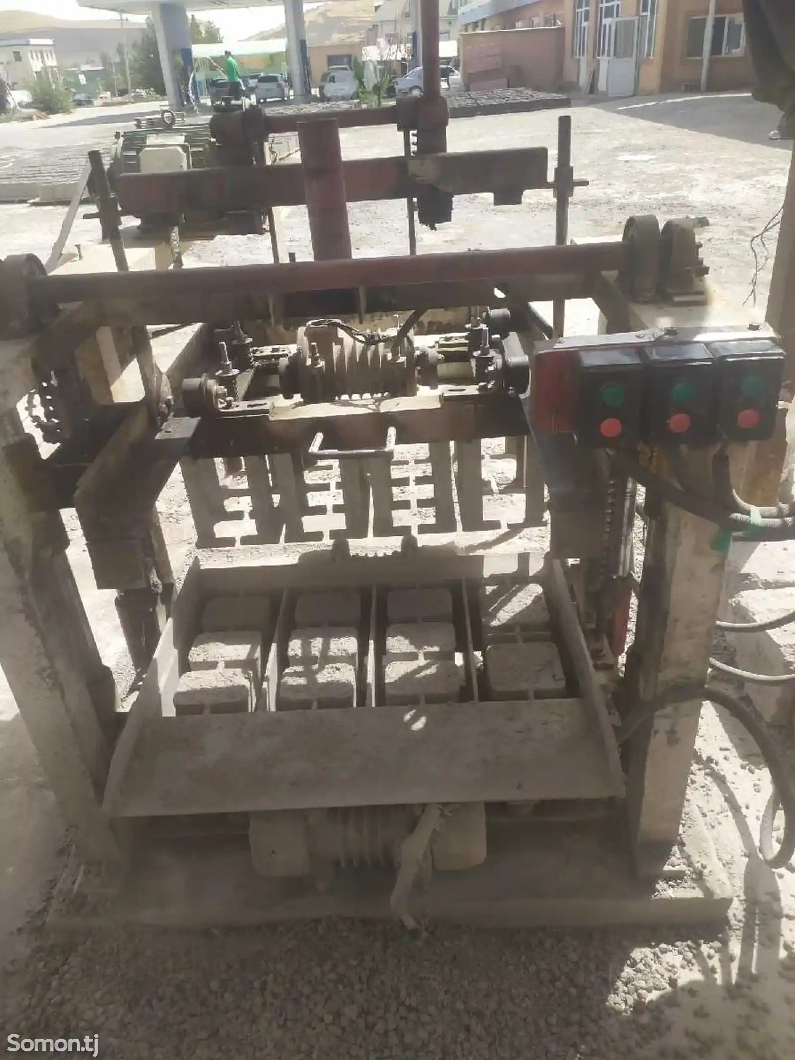 Аппарат для производства цементблока-6