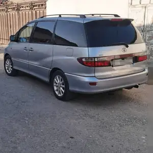 Toyota Previa, 2001