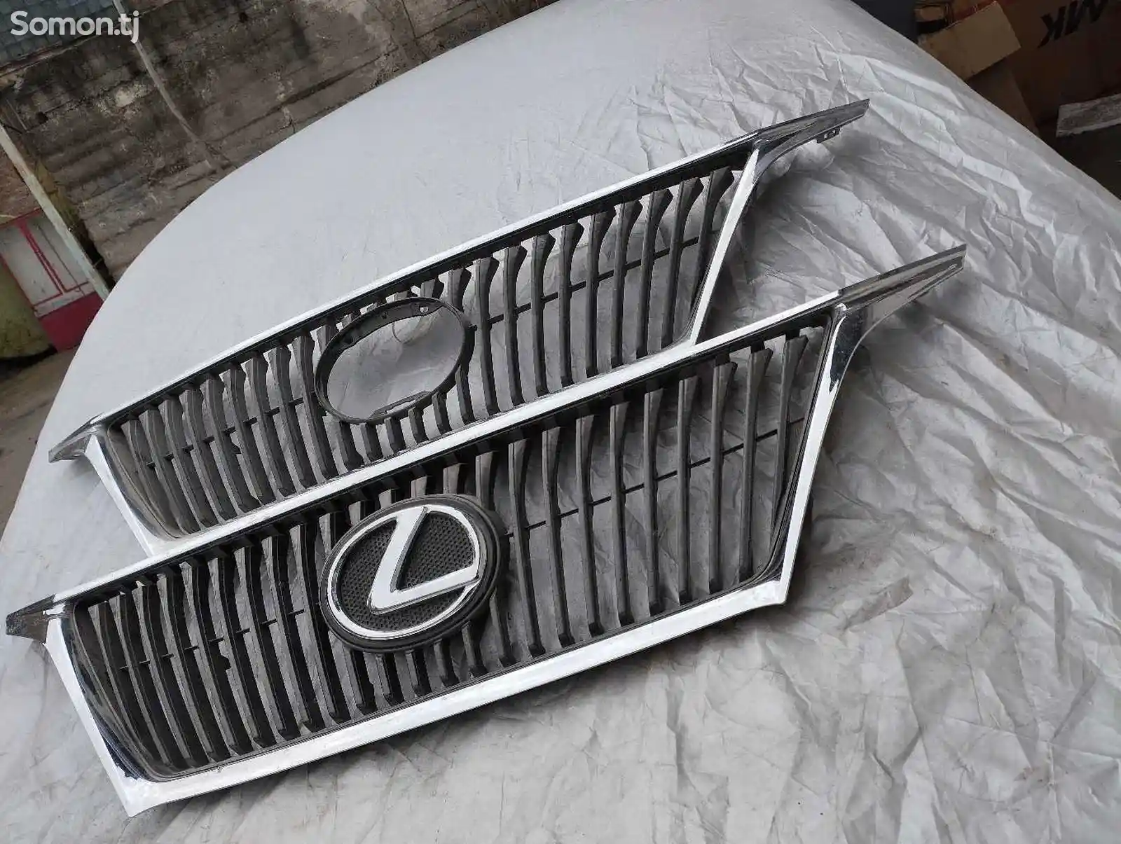 Решетка радиатора Lexus RX-2